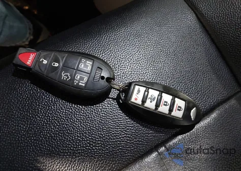 2014 Chrysler Town & Country Touring z USA, uszkodzony, nr VIN 2C4RC1BG9ER437832